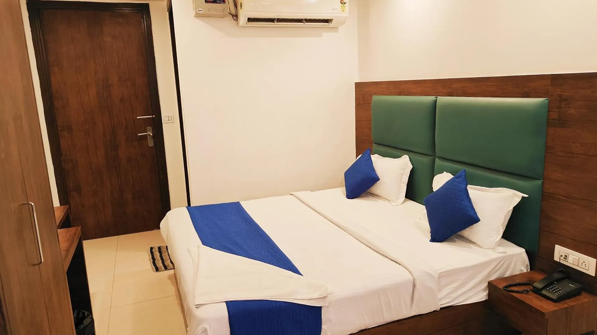Hotel Mount Near Igi Airport Delhi New Delhi Guest house