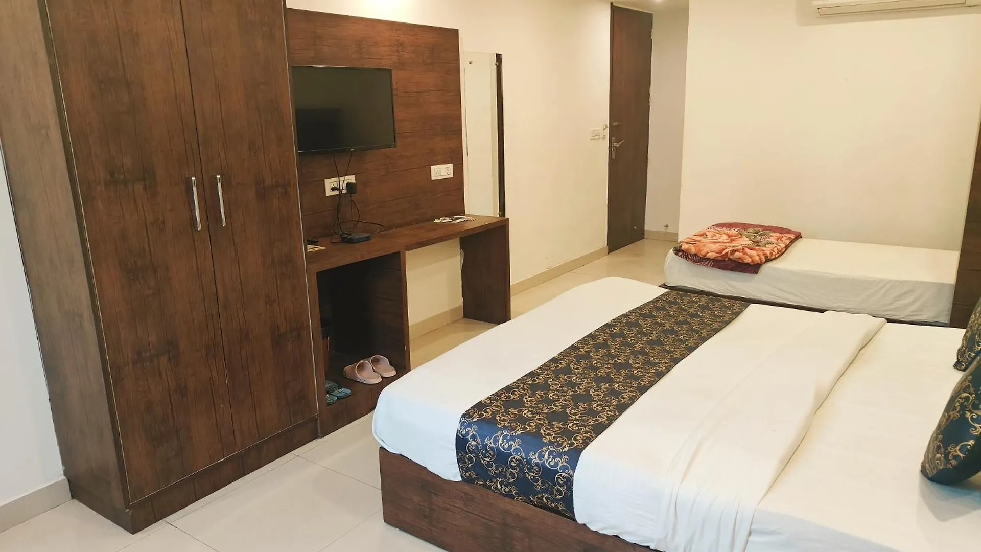 Hotel Mount Near Igi Airport Delhi New Delhi 4*,