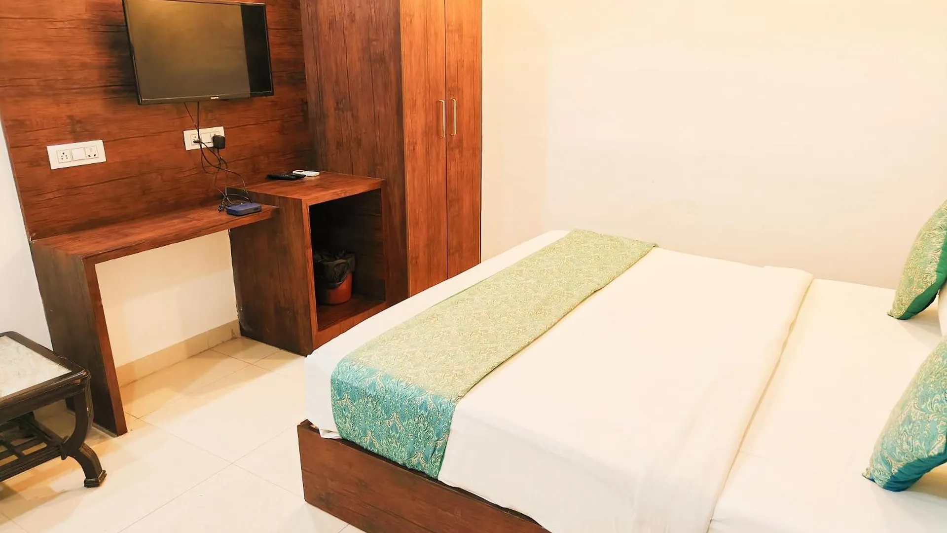 Hotel Mount Near Igi Airport Delhi New Delhi 4*,